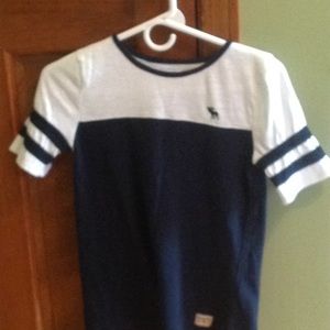 Girls abercrombie tee